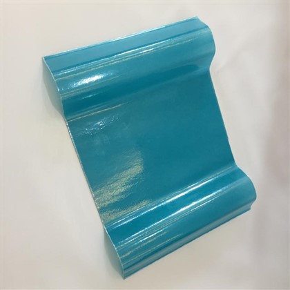 Sterk fiberplate skur tak ved glassfiberdepot